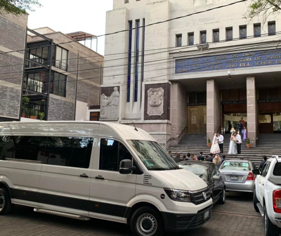 Servicio ejecutivo en Polanco con sedán premium